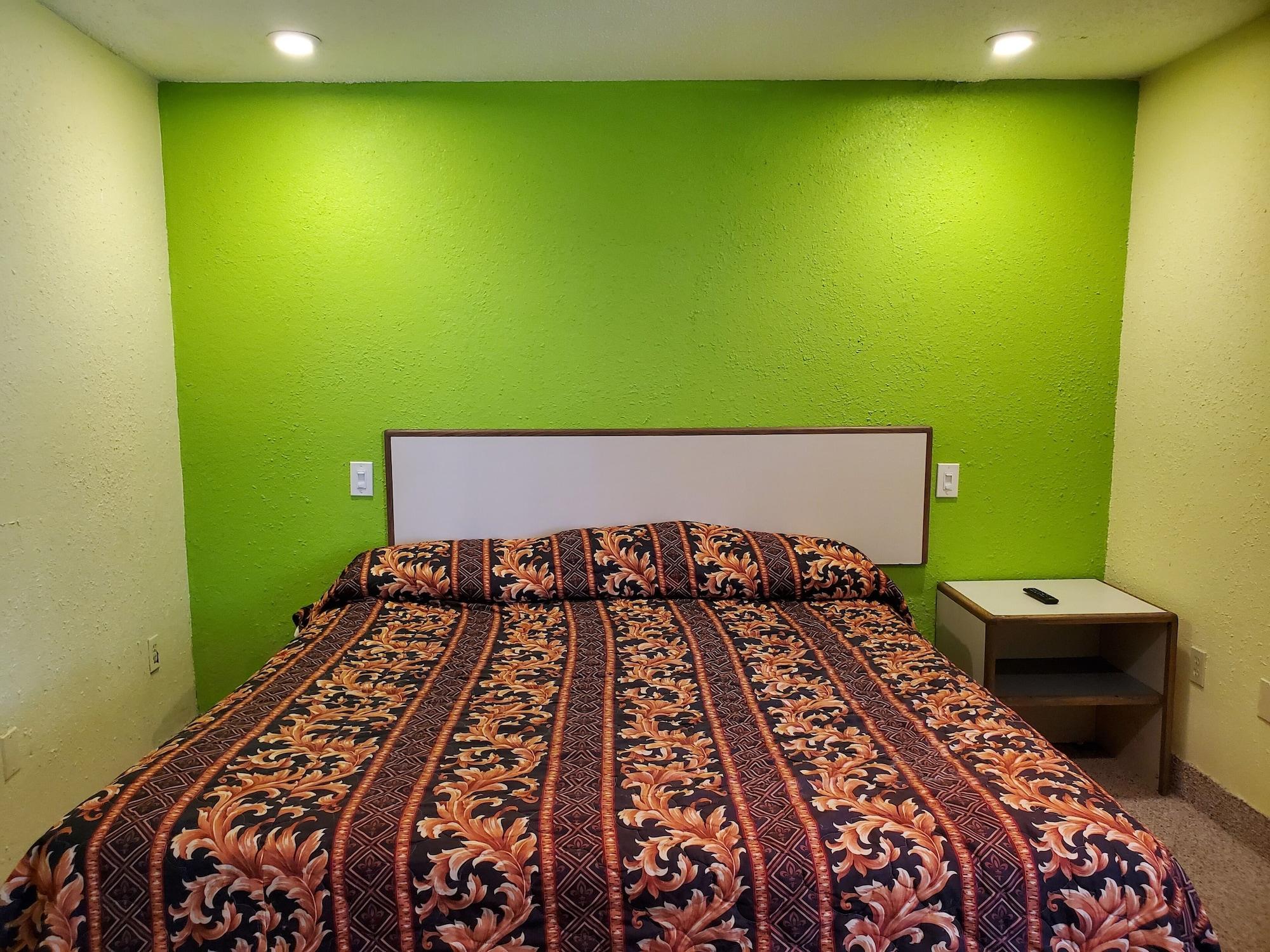 Travel Inn Motel Хартфорд Экстерьер фото
