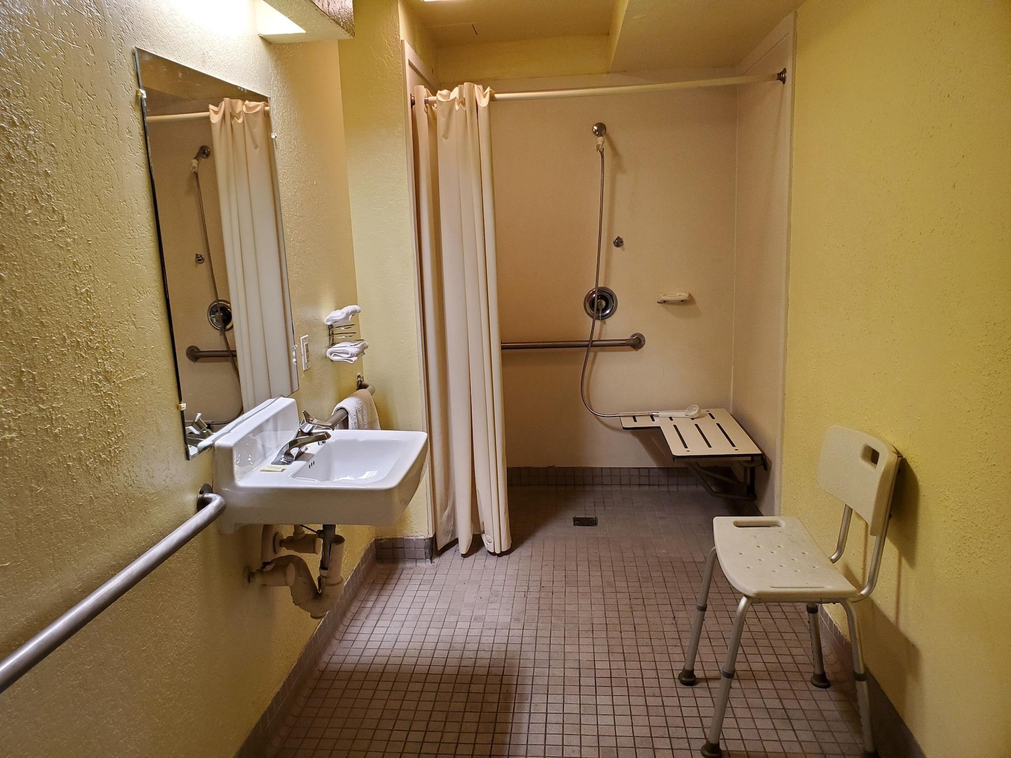 Travel Inn Motel Хартфорд Экстерьер фото